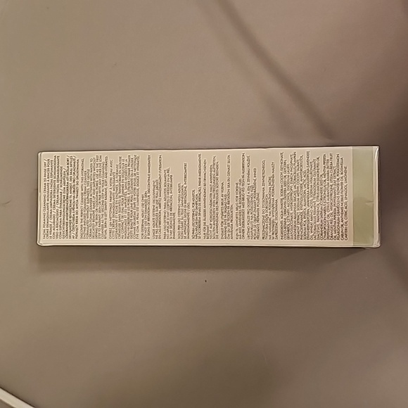 Eve Lom Foaming Cream Cleanser - Picture 10 of 11